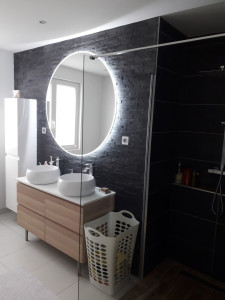 Photo de galerie - ✨ UNE SALLE DE BAIN MODERNE ET ÉLÉGANTE ! ✨

? Chez Renov Habitat 86, nous vous accompagnons dans vos projets de rénovation pour créer une salle de bain à la fois esthétique, moderne et fonctionnelle. 