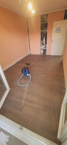 Photo de galerie - Fin de pause parquet flottant avec sous-couche.