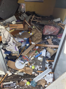 Photo de galerie - Débarras d’un local d’une résidence d’immeuble 