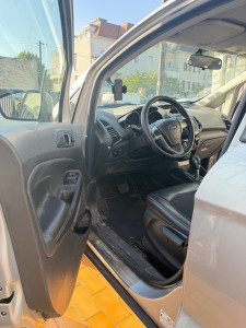 Photo de galerie - Ford nettoyage intérieur 