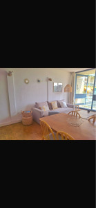 Photo de galerie - Salon fraîchement remis en état par mes soins, prêt à accueillir les premiers locataires Airbnb