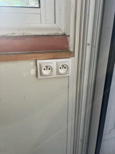 Photo de galerie - Pose d’un bloc de prise 230V