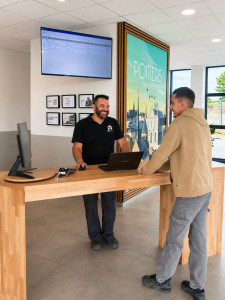 Photo de galerie - Accueil et conseil client