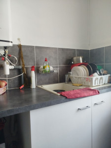 Photo de galerie - Nettoyage de cuisine : plan de travail, évier et surfaces propres. Travail soigné et sérieux.