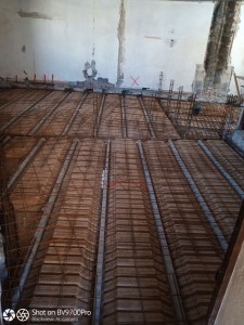 Photo de galerie - Réalisation d'un plancher poutrelles hourdis bois en rénovation 