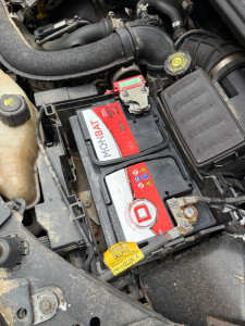 Photo de galerie - Remplacement d’une batterie sur Clio 3