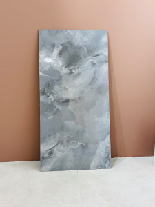 Photo de galerie - Nous proposons du carrelage adapté à tous les styles, avec une large gamme de produits et de dimensions, à partir de 19,90 € HT