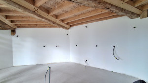 Photo de galerie - Traitement des joints, application d'enduits et application de sous-couche avant peinture. Hauteur de 2,5 à 11m sur 240 m².