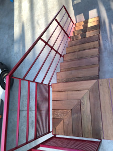 Photo de galerie - Escalier 1/4 tournant marche en ipé.