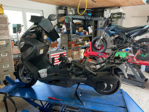 Photo de galerie - Changement pompe à essence scooter 125 