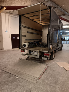 Photo de galerie - Camion 20m3 avec hayon toite fonctionne 