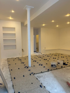 Photo de galerie - Réalisation d’un cabinet medical pour 3 médecins à Bordeaux. Travaux de carrelage, peinture, remise au norme électrique. 