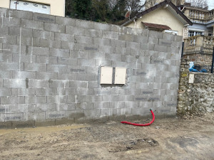 Photo de galerie - Montage de mur pavé carrelage tout 