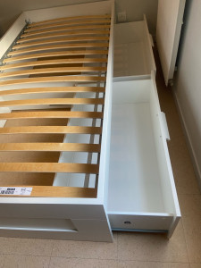 Photo de galerie - Une fois le lit est monté avec c’est tiroirs