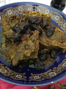 Photo de galerie - Viande aux pruneaux, un plat traditionnel marocain ; je partage ma recette avec vous.