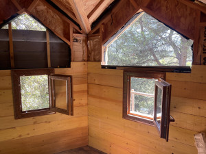 Photo de galerie - Création d'une cabane dans les arbres tout en  bois environ  10m2