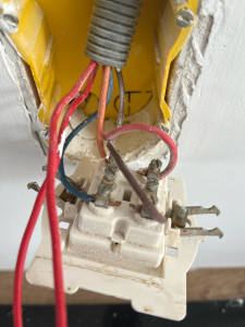 Photo de galerie - Changement d interrupteur défectueux 