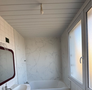 Photo de galerie - Pose de plaques PVC et lambris pvc plafond 