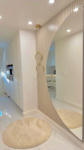 Photo de galerie - J’ai collé les panneaux décoratifs ainsi que les plintes 