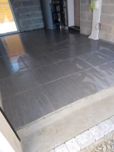 Photo de galerie - Pose de carrelage dans un garage 