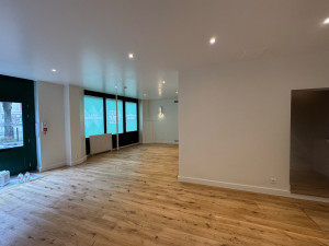 Photo de galerie - Voici un autre travail que nous avons réalisé : nous avons poncé le parquet et l'avons peint.