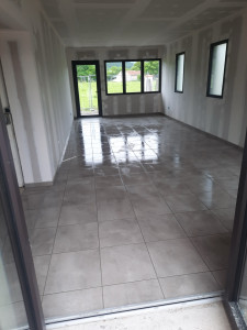 Photo de galerie - Poser 45x45carrelage rénovation bureau 