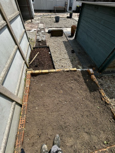 Photo de galerie - Désherbage haute herbe et racine, pour un potager prêt à être utilisé