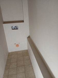 Photo de galerie - Travaux dans un vieux manoir application d'un enduit platre fait a la main pour une finition parfaite. faux plafond suspendu avec pose de laine de verre. 