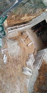 Photo de galerie - Couler fondation en escalier plus montage d'un mur en agglos a bancher .