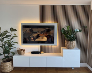 Photo de galerie - Pose d’une TV (création de son support) avec meubles TV et panneaux acoustiques 