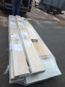 Photo de galerie - Livraison parquet / carrelage ...