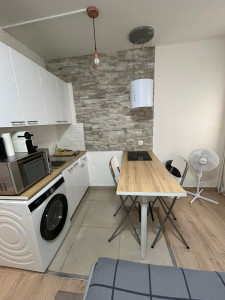 Photo de galerie - Nettoyage d'un Airbnb sur missions :
faire le lit 
dépoussiérer l'appartement,
faire le sol et la salle de bain 