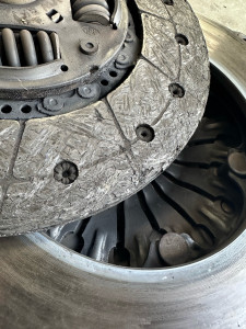 Photo de galerie - Remplacement Volant moteur/embrayage 