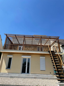 Photo de galerie - Menuiserie et escaliers revêtus de bois