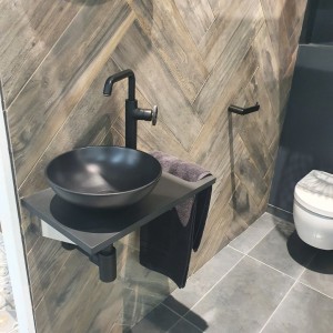 Photo de galerie - Rénovation  d' un WC avec WC suspendu  et lave mains