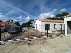 Photo de galerie - Montage de grillage rigide 