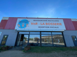 Photo de galerie - Entretien d’une enseigne (après)
