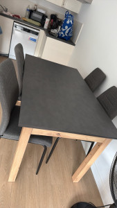 Photo de galerie - Montage des chaise et table extensible  