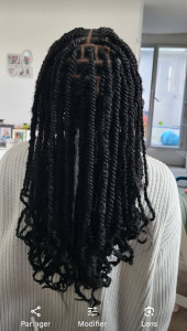 Photo de galerie - Coiffeuse affro sur Nantes je fais les tresses tissages crochets contacter moi je vend aussi les mèches pour crochet tissage et tresses et perruques merci 