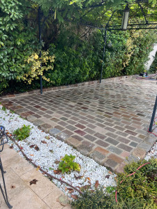 Photo de galerie - Terrasse en pavés indiens gres kandla multicolore 