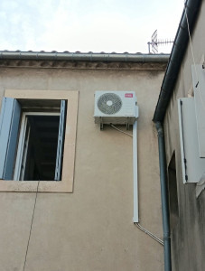 Photo de galerie - Pose et mise en service climatisation. 