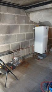 Photo de galerie - Bonjour. 13 ans d expérience en plomberie chauffage. Rayonne sur le bassin rennais. Installation, dépannage, rénovation remplacement divers . Salle de bain, WC, chauffe eau et fuites en tout genre.