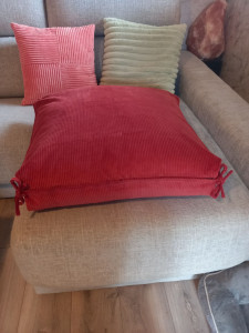 Photo de galerie - Réalisation de housse de coussin pour salon de jardin 