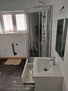 Photo de galerie - Pose cabine de douche.


