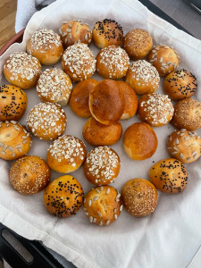 Photo de galerie - Petits pains maison pour mignardises salées 