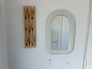 Photo de galerie - Pose de miroir + porte manteau 