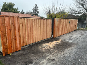 Photo de galerie - Clôture voliges/couvre joints 