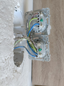 Photo de galerie - Pose d'interrupteurs 