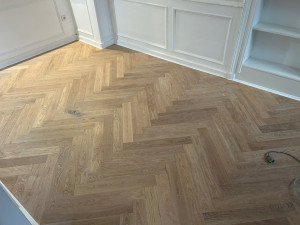 Photo de galerie - Parquet en bâton rompu 
