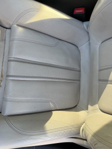 Photo de galerie - Transformation de cuir crème en cuir blanc  #LexDetailing